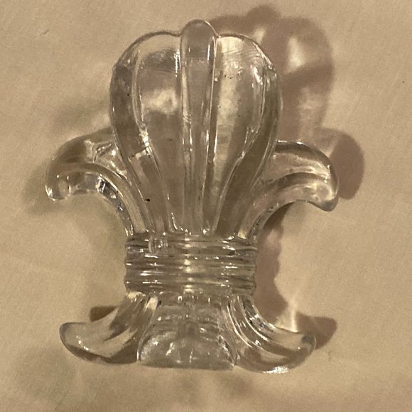 ATQ US GLASS EAPG-1900s Fleur De Lis Pattern Toothpick Holder-4" H & 3.5" W-EUC - Picture 4 of 9